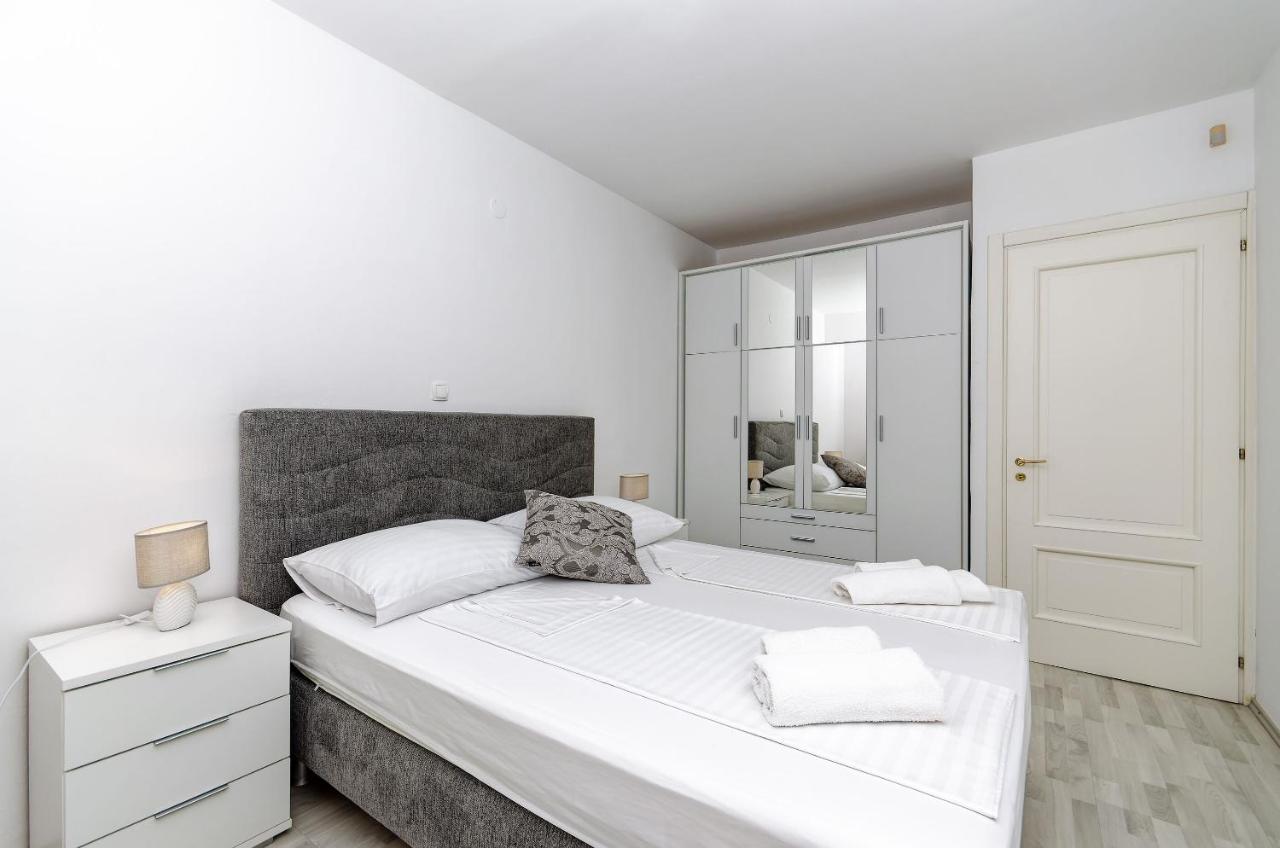 Apartments Mrs Brightside Split Exterior foto